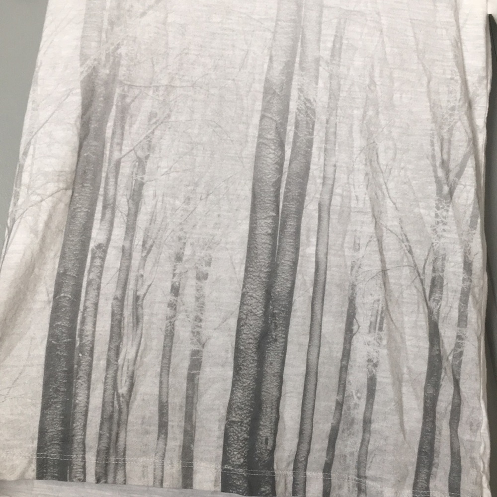 😍5 FOR $10....Tree design white tee - Picture 2 of 3